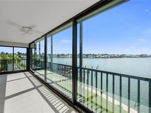 222 Harbour DR, Unit 301, NAPLES, FL 34103