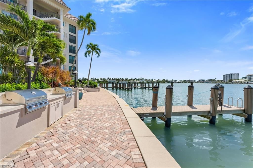 222 Harbour Dr, Unit 301, Naples, FL 34103 Photo