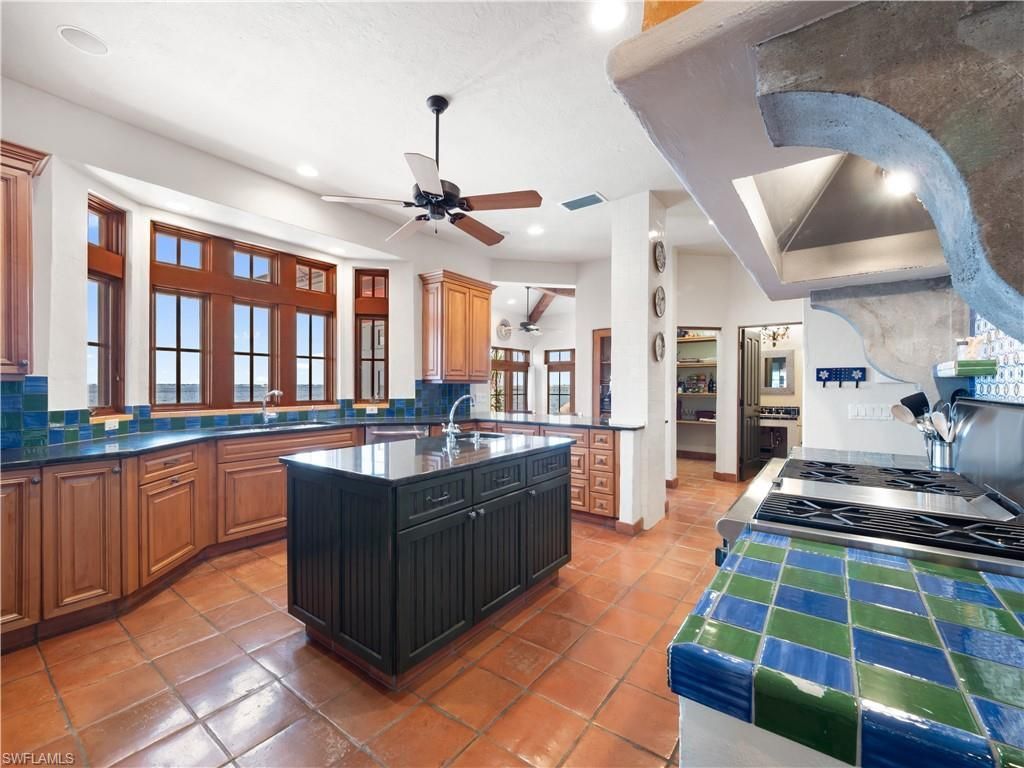 5844 Riverside Ln, Fort Myers, FL 33919 Photo