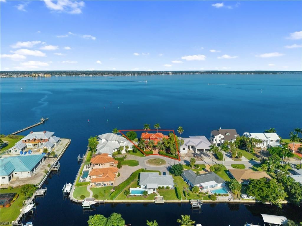 5844 Riverside Ln, Fort Myers, FL 33919 Photo