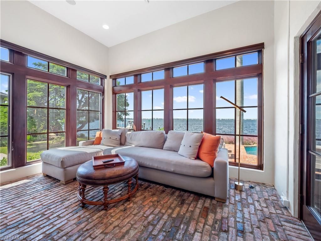 5844 Riverside Ln, Fort Myers, FL 33919 Photo