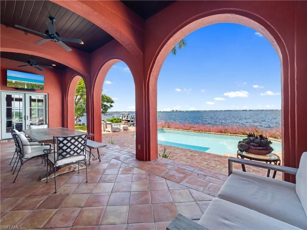 5844 Riverside Ln, Fort Myers, FL 33919 Photo