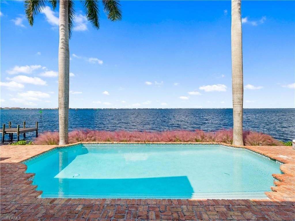 5844 Riverside Ln, Fort Myers, FL 33919 Photo