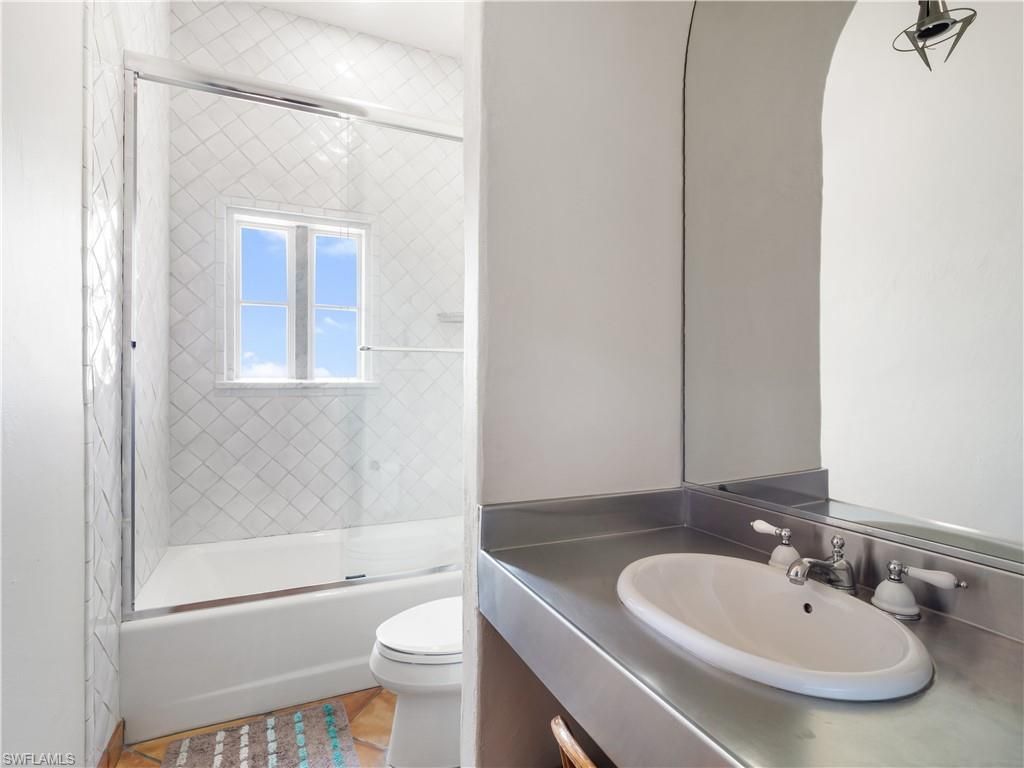 5844 Riverside Ln, Fort Myers, FL 33919 Photo