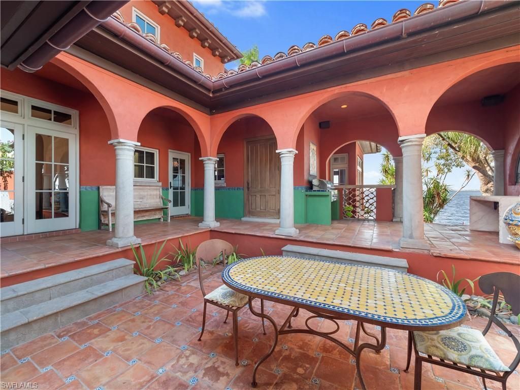 5844 Riverside Ln, Fort Myers, FL 33919 Photo