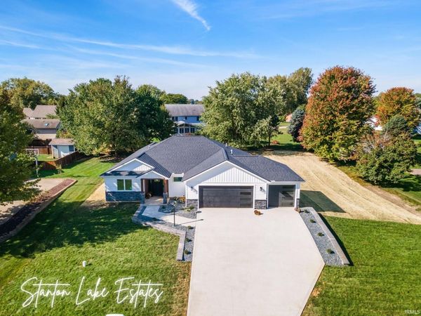 4085 E Oldfield Drive, Leesburg, IN 46538