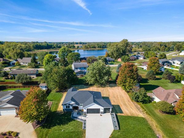 4085 E Oldfield Drive, Leesburg, IN 46538