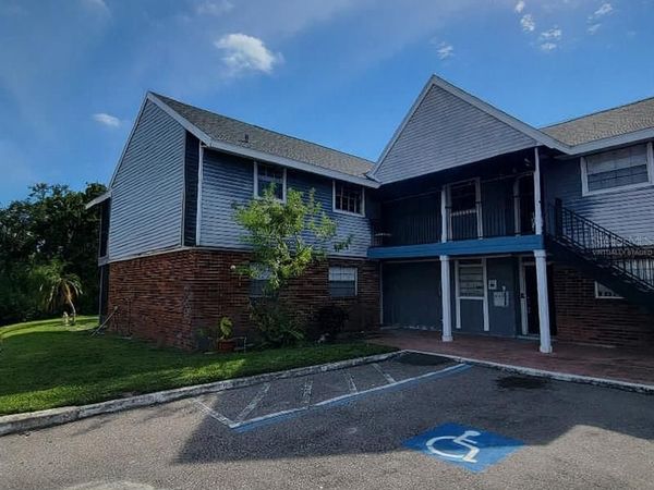 200 COUNTRY CLUB DR, Unit 1302, LARGO, FL 33771