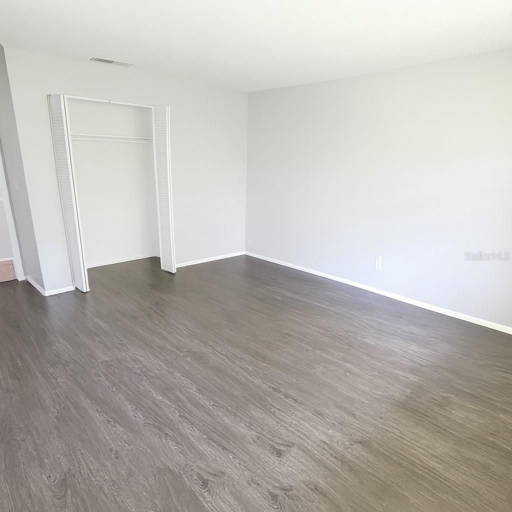 200 Country Club Dr, Unit 1302, Largo, FL 33771 Photo