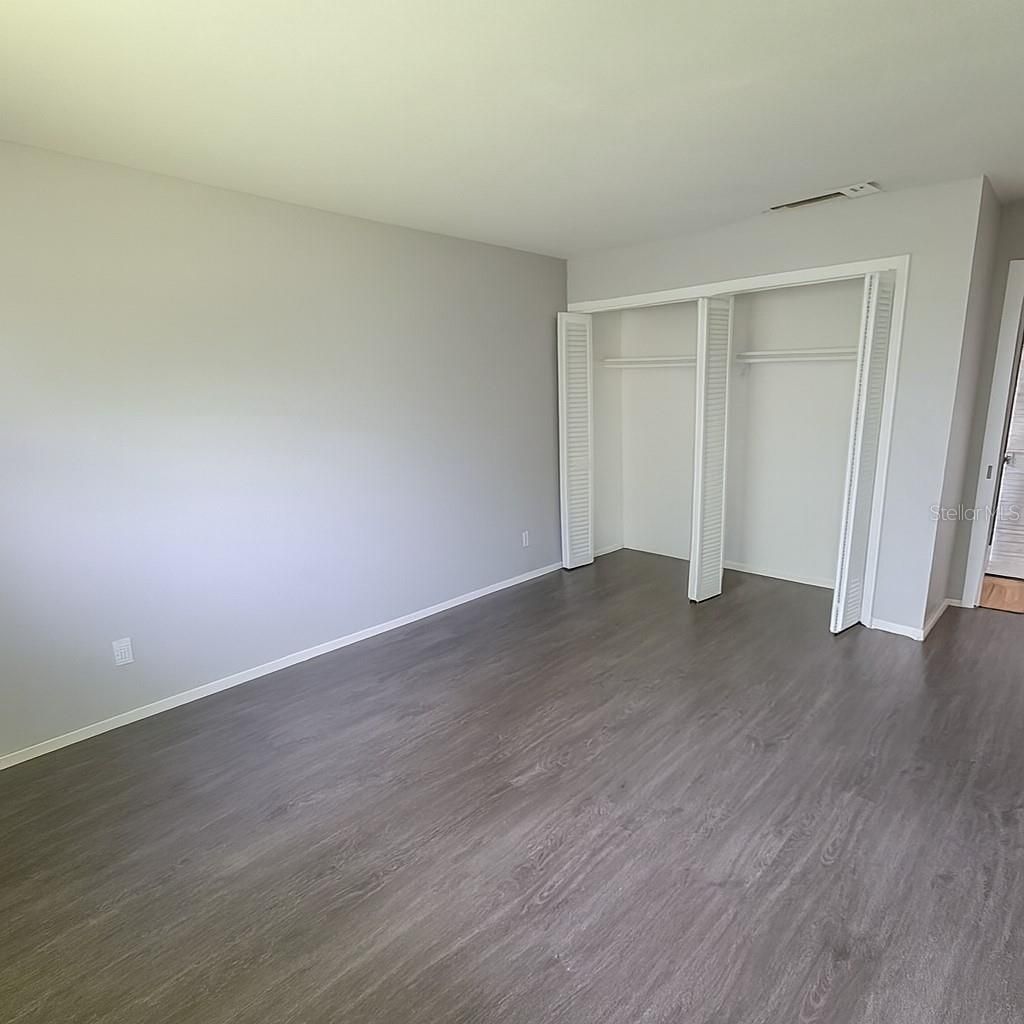 200 Country Club Dr, Unit 1302, Largo, FL 33771 Photo
