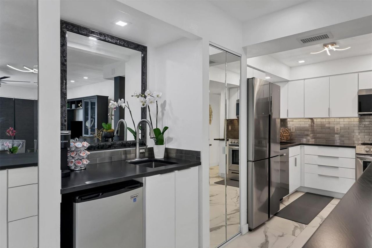 1714 69th Avenue W, Unit B203, Bradenton, FL 34207 Photo