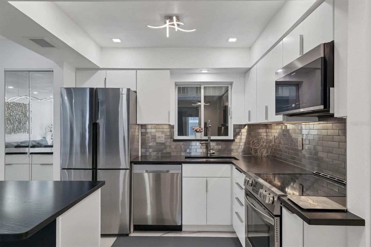 1714 69th Avenue W, Unit B203, Bradenton, FL 34207 Photo