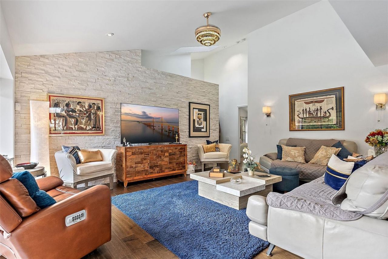 5801 Leeland Street S, Saint Petersburg, FL 33715 Photo