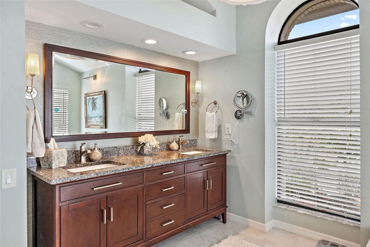 5801 Leeland Street S, Saint Petersburg, FL 33715 Photo