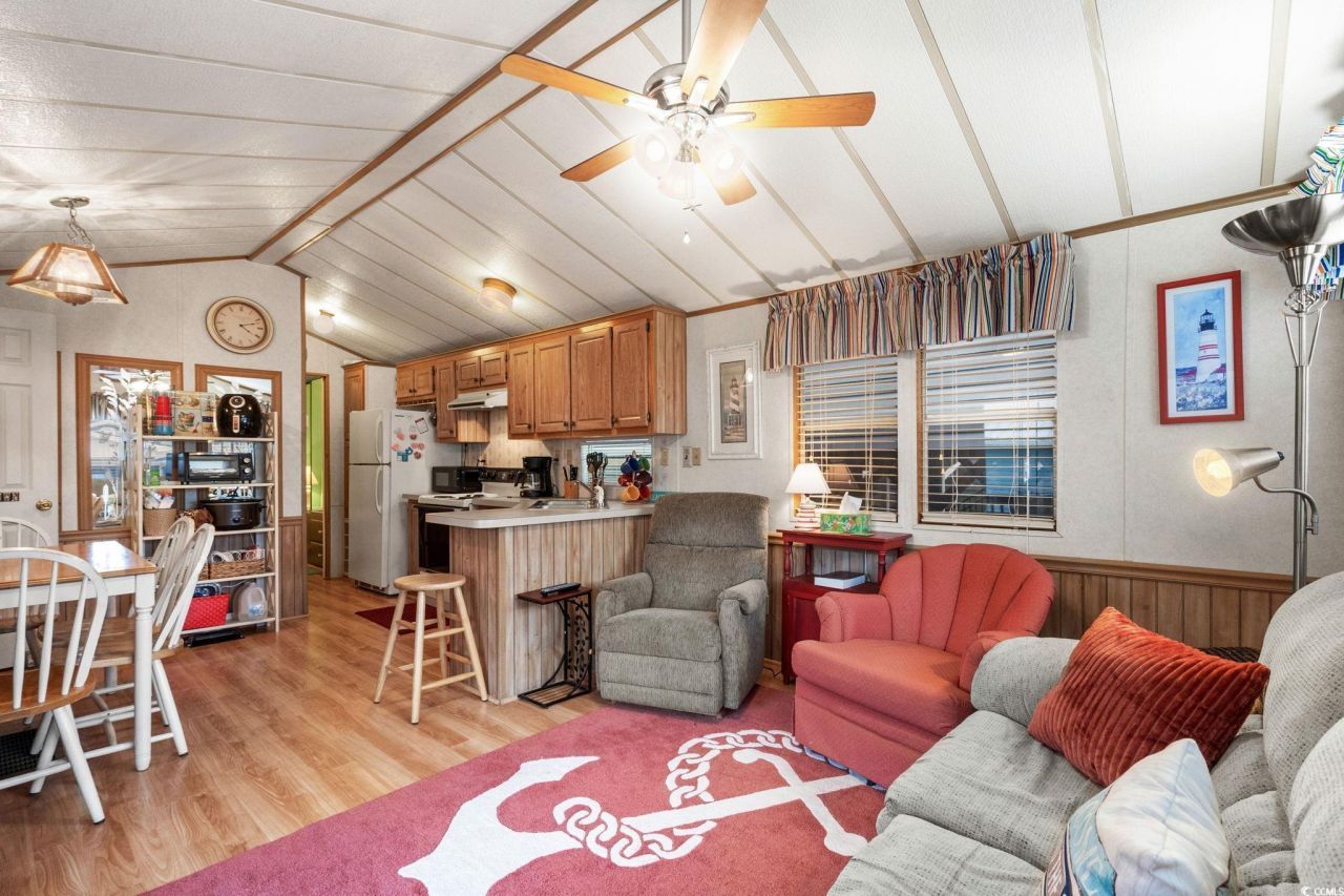 6001-v30 South Kings Hwy. Photo 11