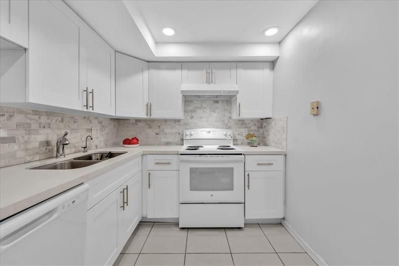 3909 N Ocean Boulevard, Unit 113, Fort Lauderdale, FL 33308 Photo