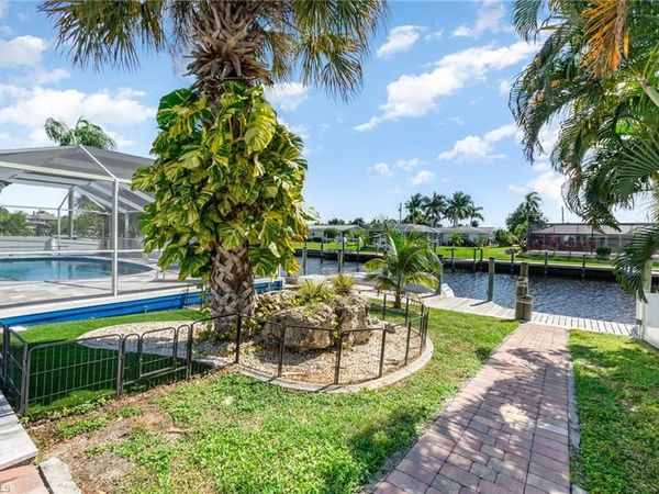 1661 Swan TER, NORTH FORT MYERS, FL 33903