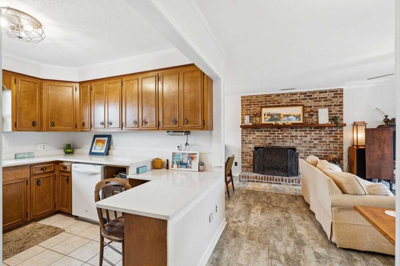 912 W Ashley Avenue Photo 34