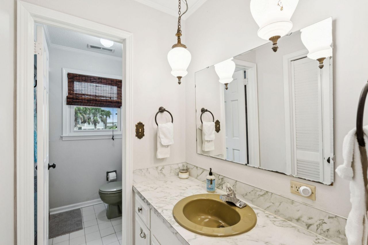 912 W Ashley Avenue Photo 43