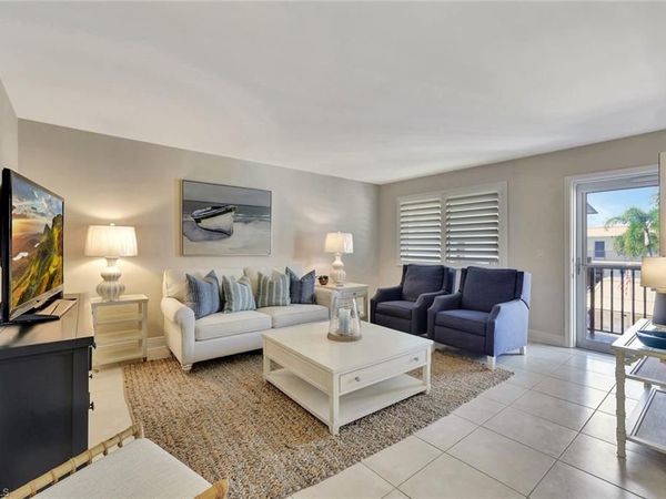 766 Central AVE, Unit 304, NAPLES, FL 34102