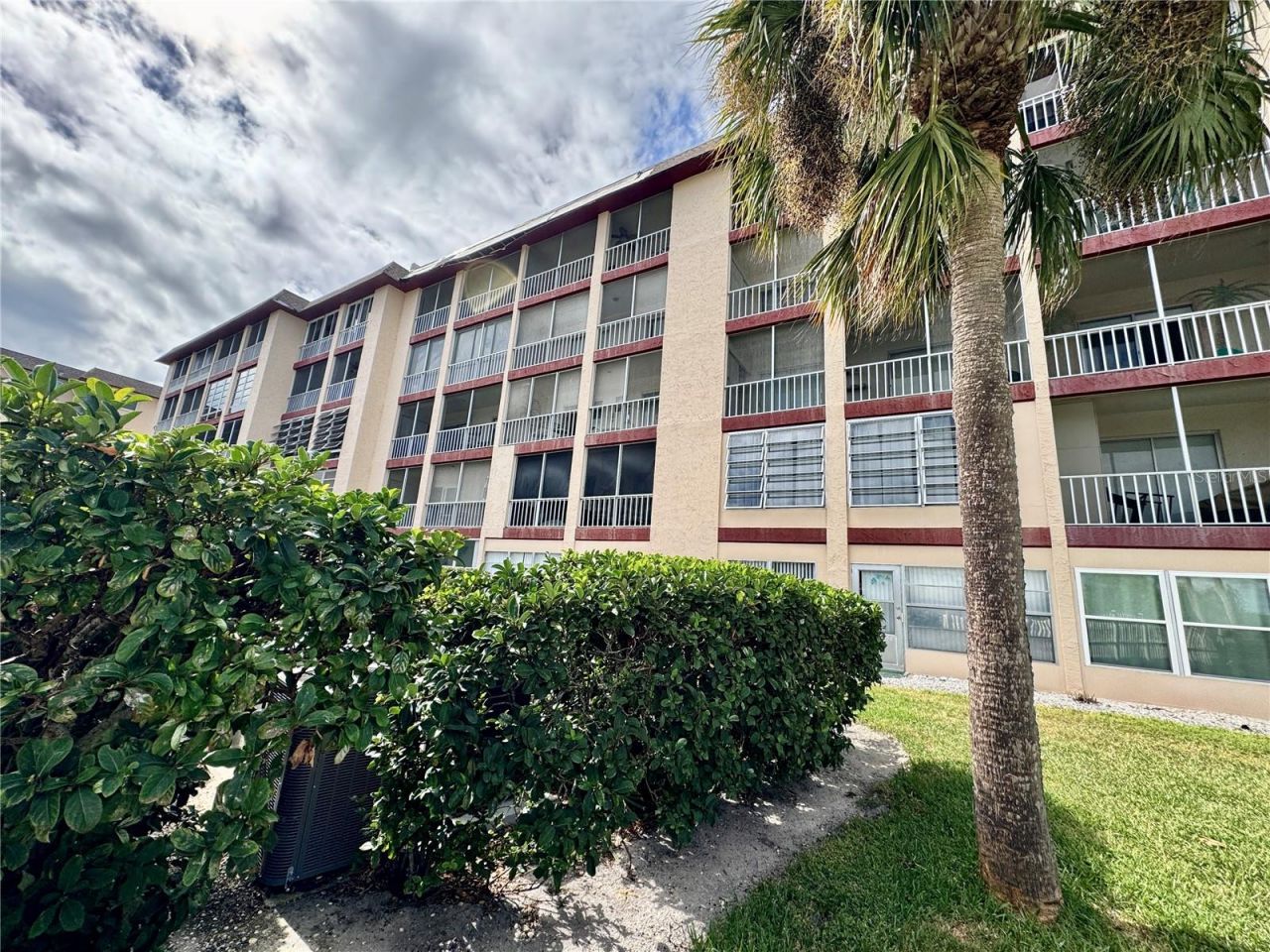 3927 Lake Bayshore Drive, Unit F312, Bradenton, FL 34205 Photo