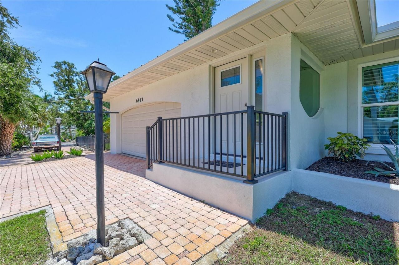 6962 Belgrave Drive, Sarasota, FL 34242 Photo