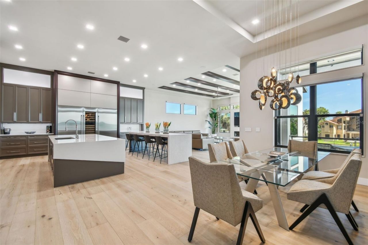 105 9th Street E, Tierra Verde, FL 33715 Photo