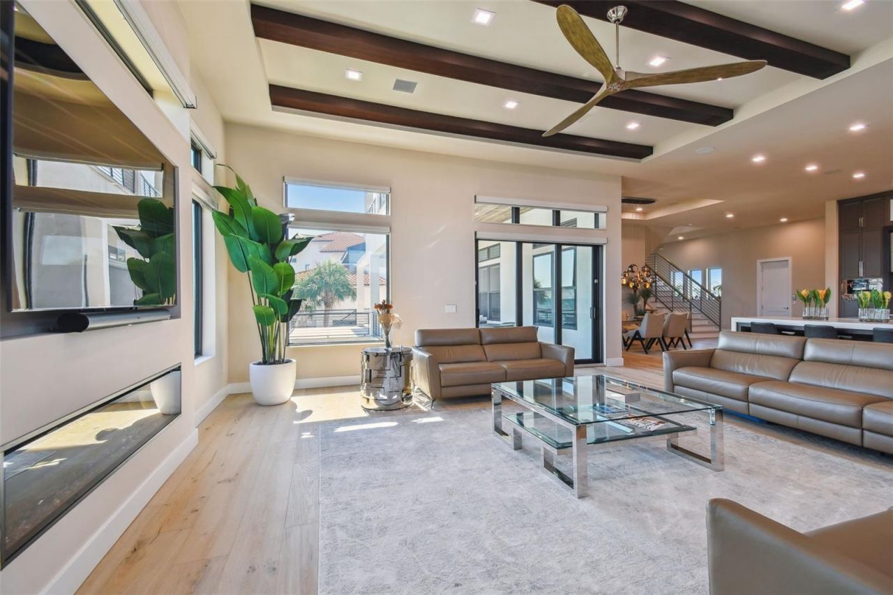 105 9th Street E, Tierra Verde, FL 33715 Photo