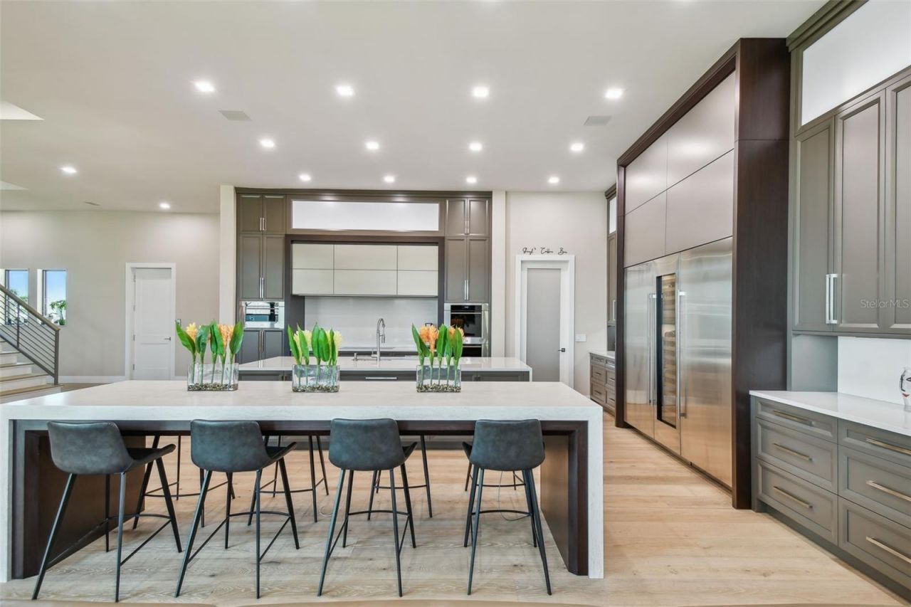 105 9th Street E, Tierra Verde, FL 33715 Photo