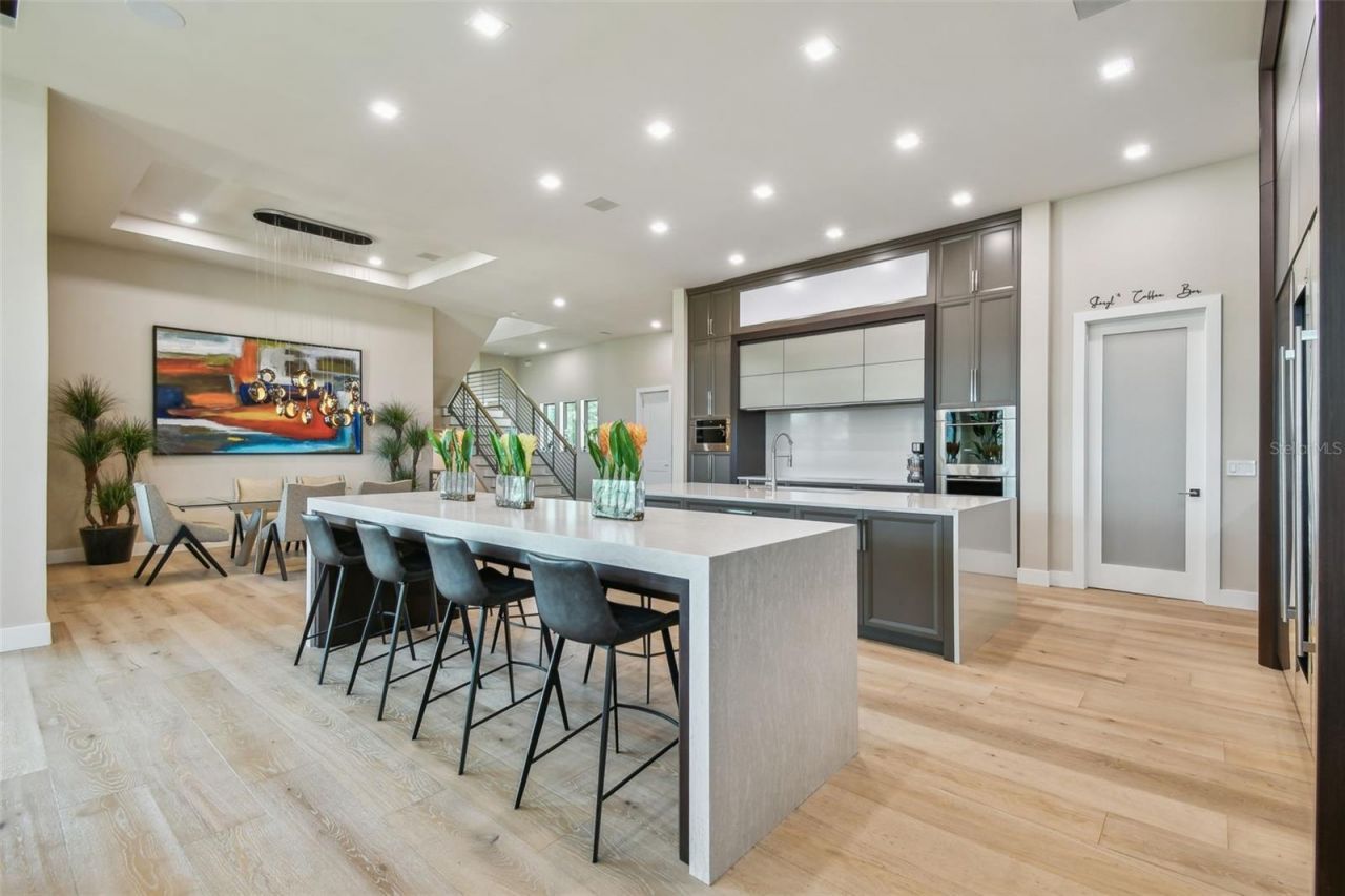 105 9th Street E, Tierra Verde, FL 33715 Photo