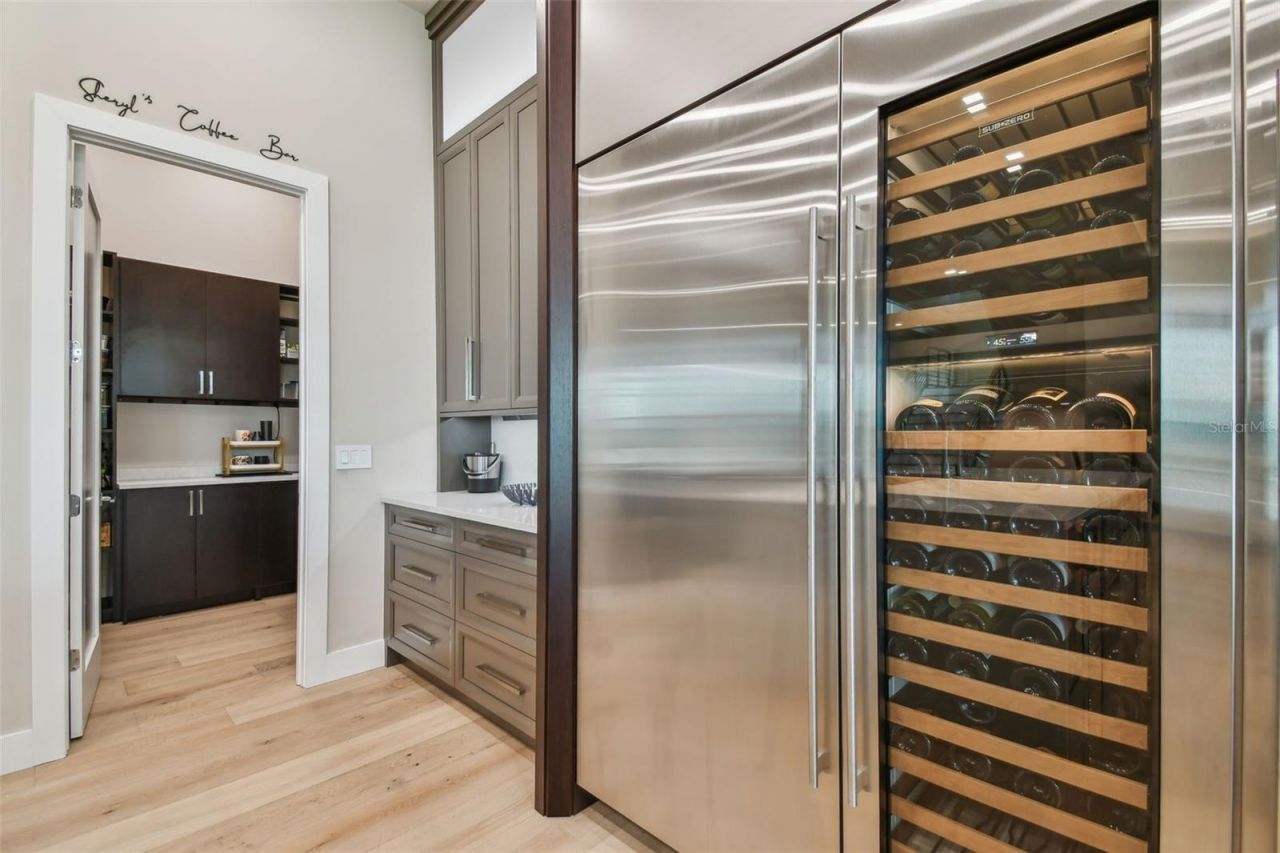 105 9th Street E, Tierra Verde, FL 33715 Photo