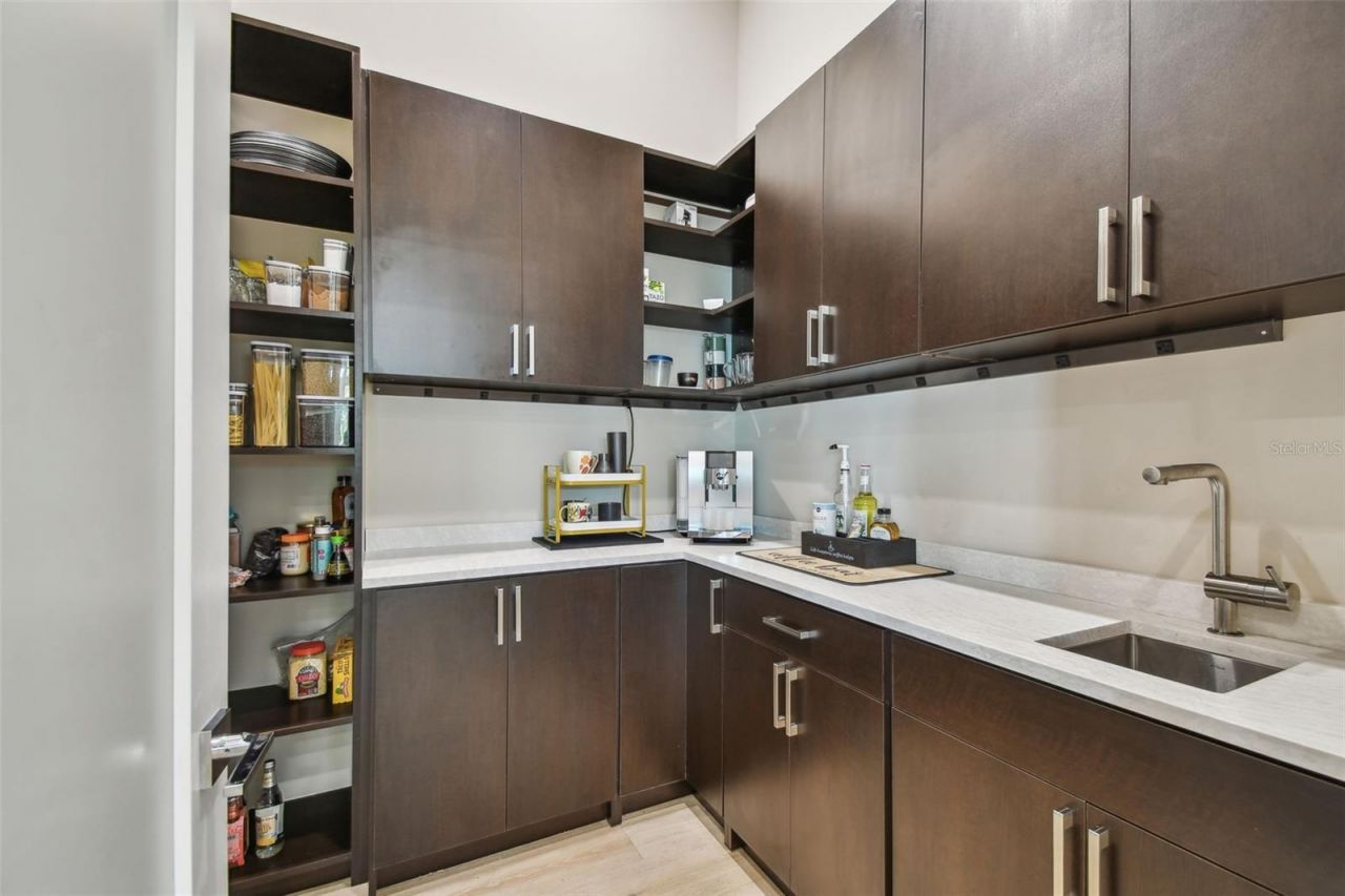 105 9th Street E, Tierra Verde, FL 33715 Photo