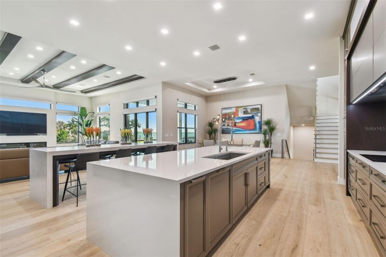 105 9th Street E, Tierra Verde, FL 33715 Photo