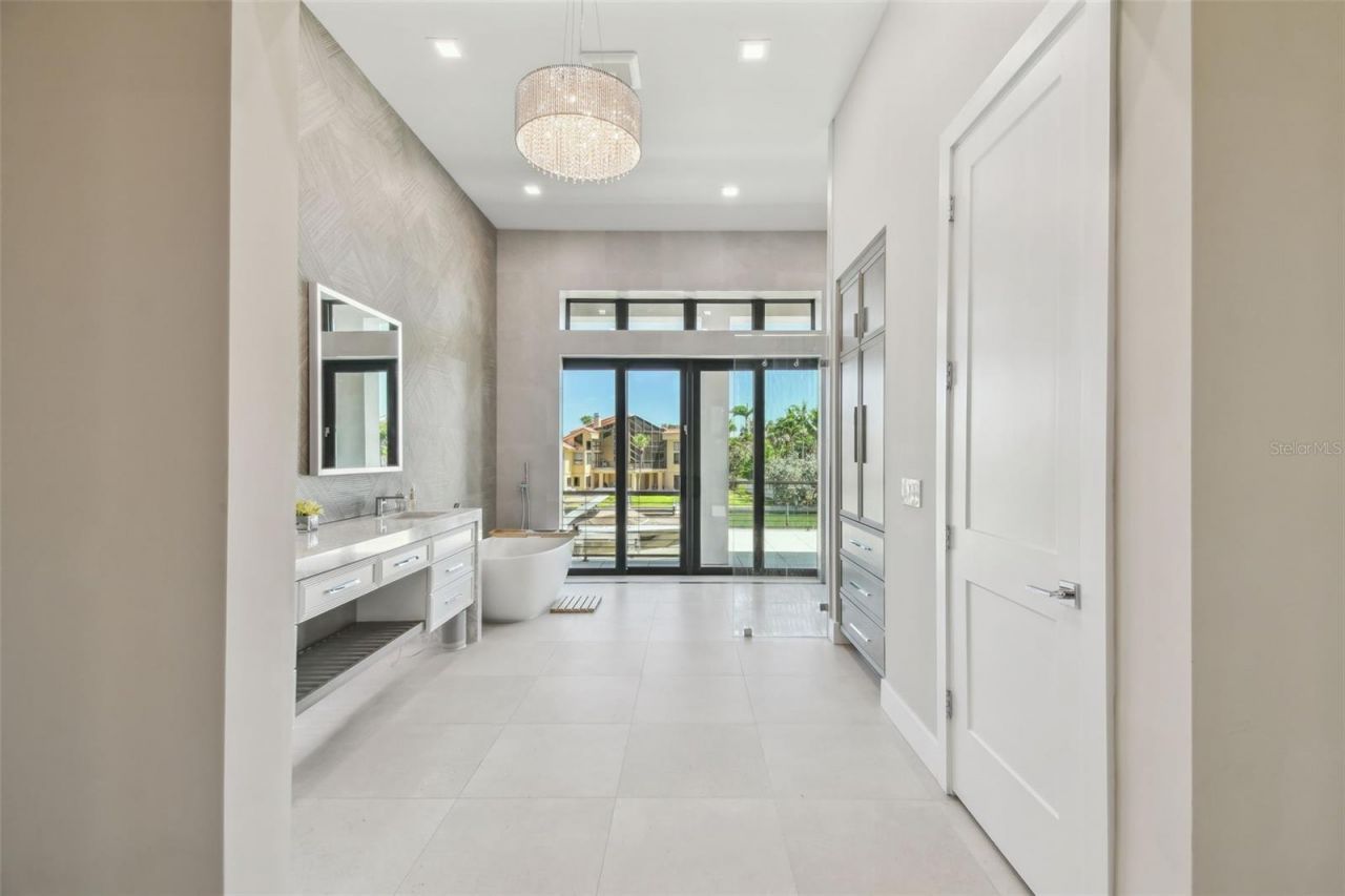 105 9th Street E, Tierra Verde, FL 33715 Photo