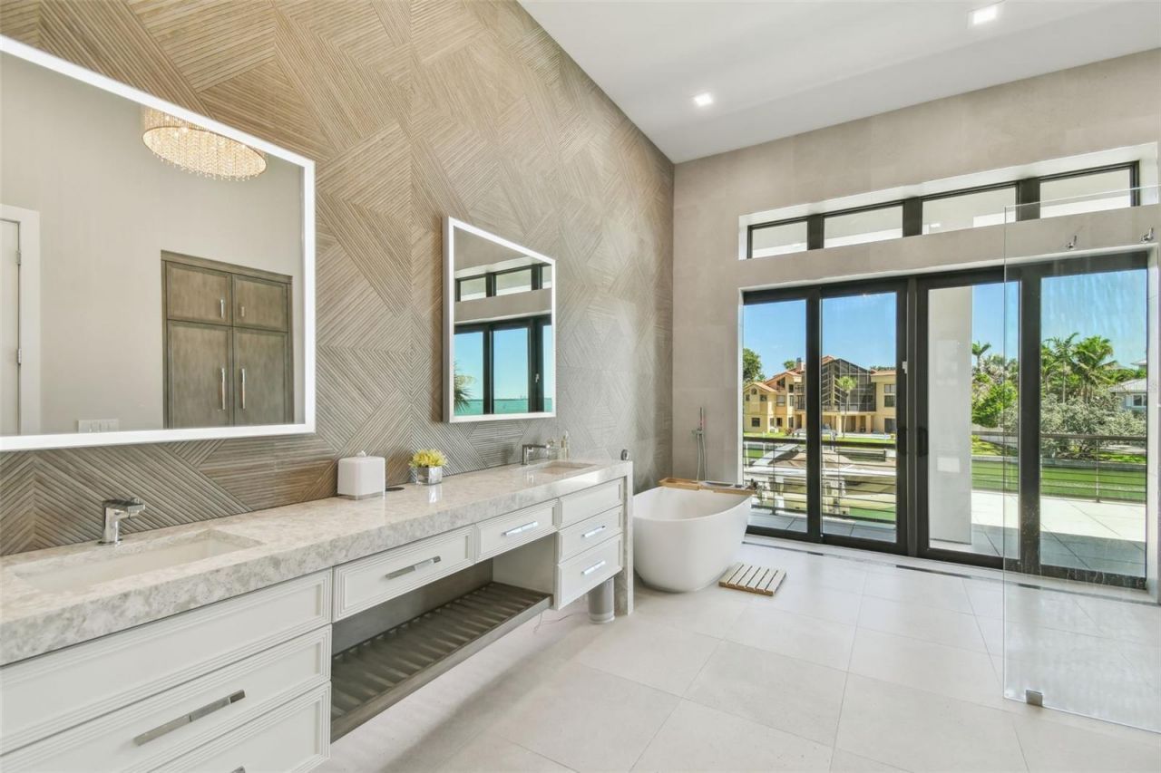 105 9th Street E, Tierra Verde, FL 33715 Photo