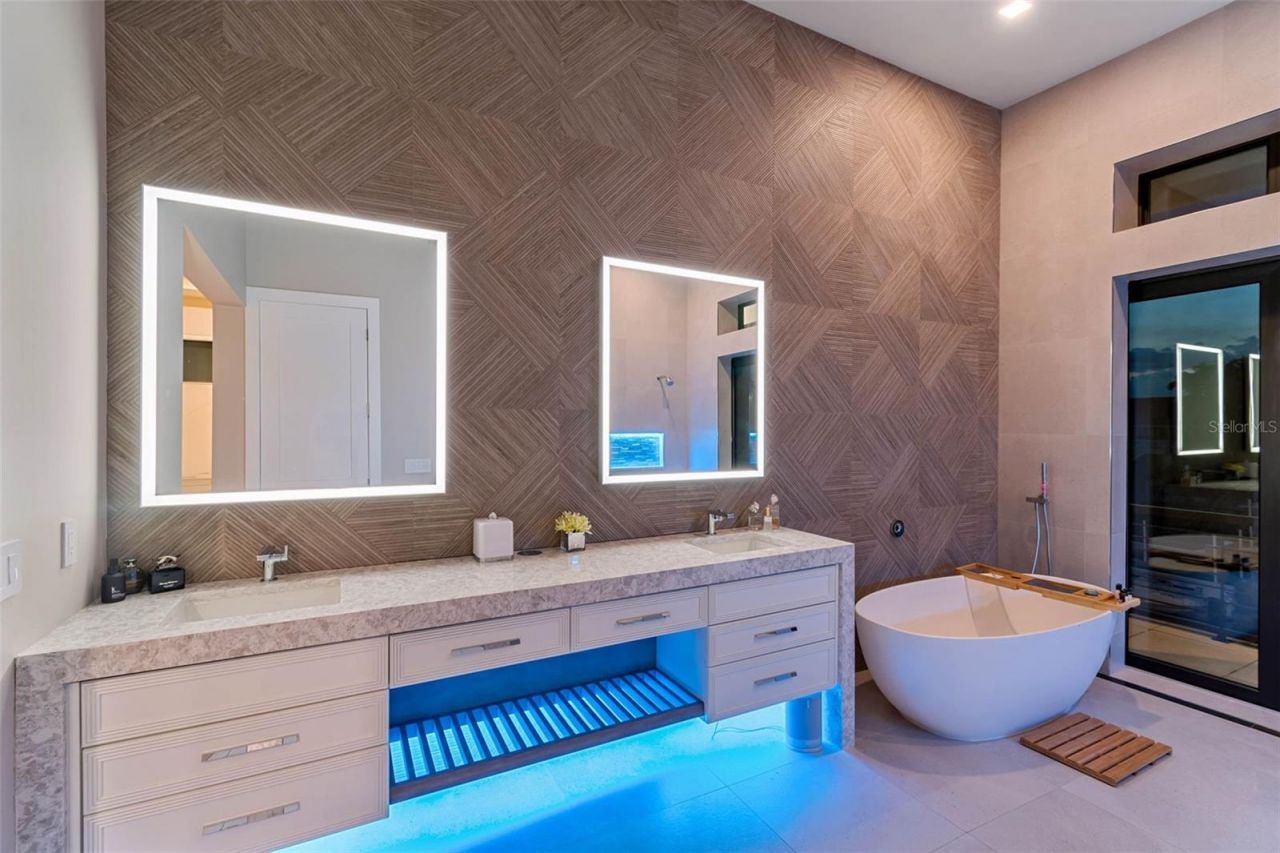 105 9th Street E, Tierra Verde, FL 33715 Photo