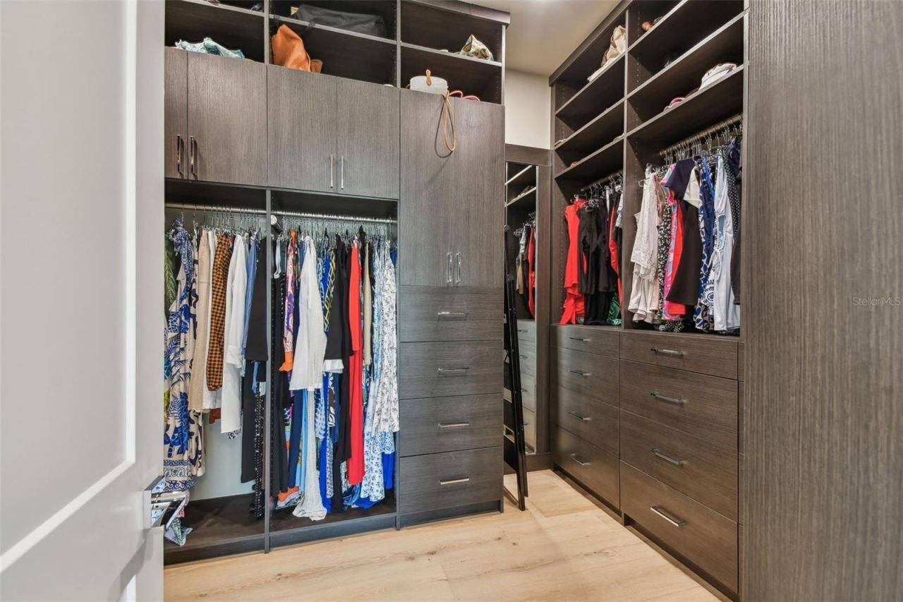 105 9th Street E, Tierra Verde, FL 33715 Photo