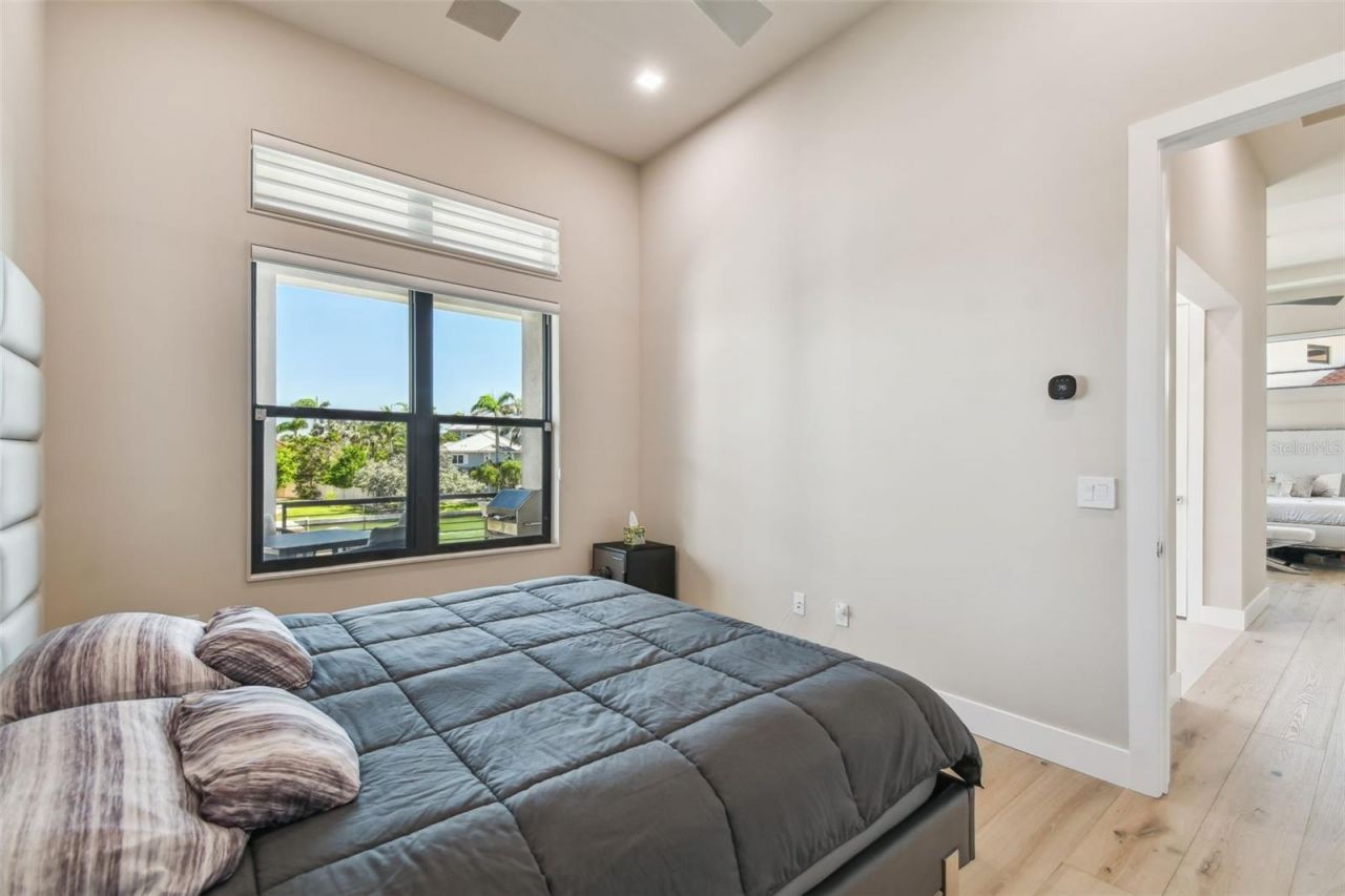 105 9th Street E, Tierra Verde, FL 33715 Photo