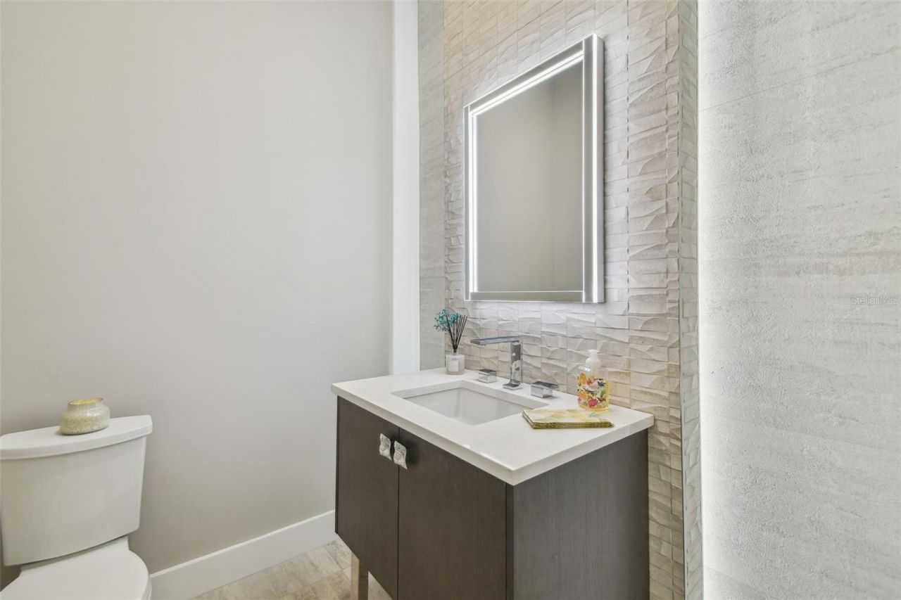 105 9th Street E, Tierra Verde, FL 33715 Photo