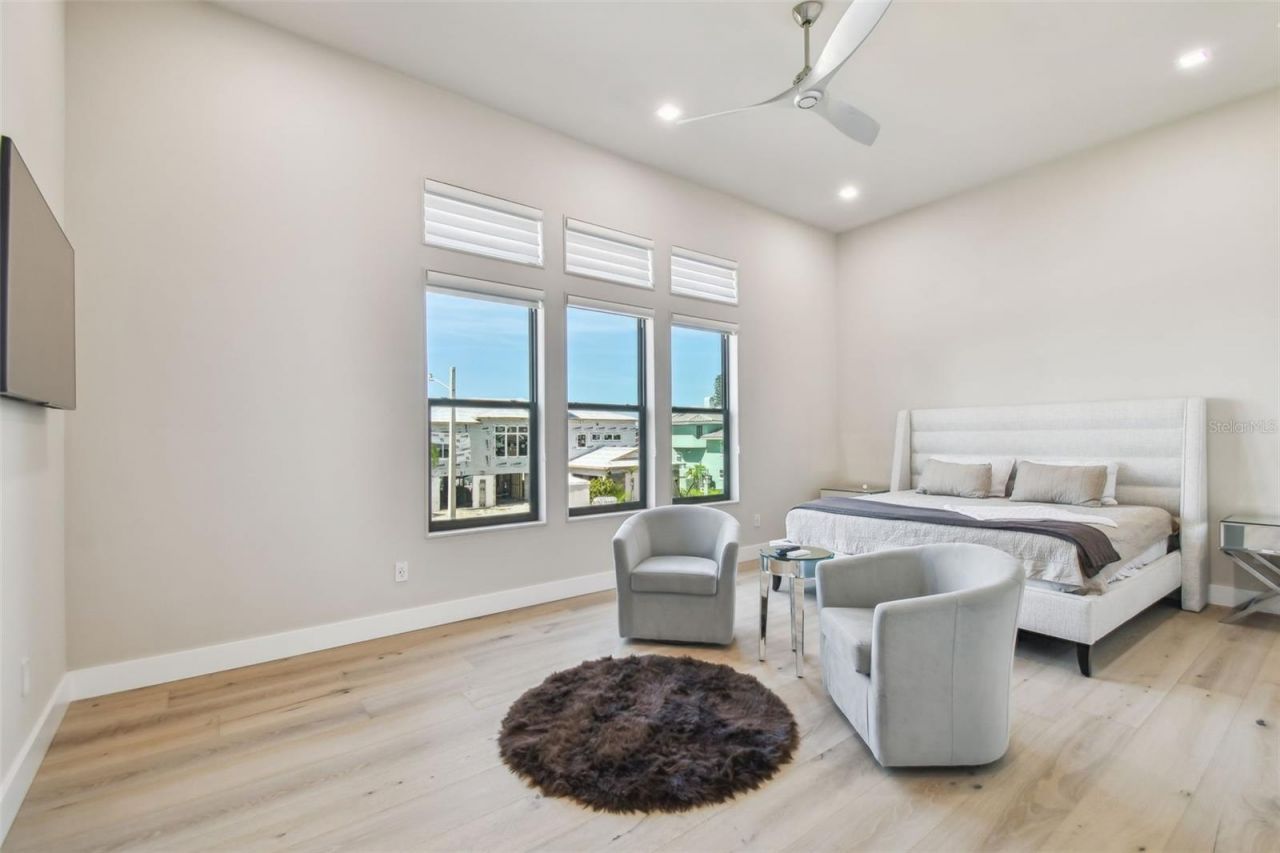 105 9th Street E, Tierra Verde, FL 33715 Photo