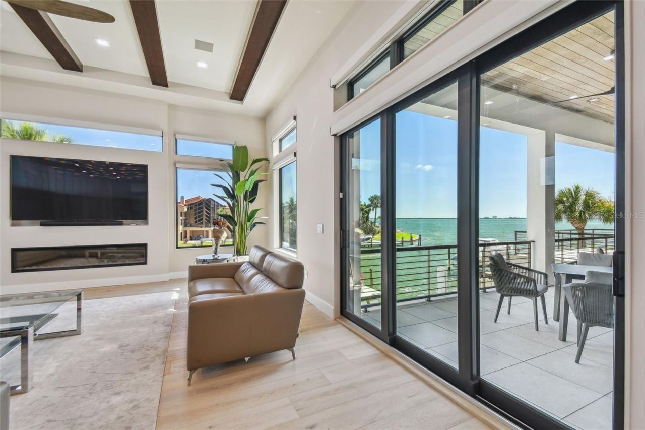 105 9th Street E, Tierra Verde, FL 33715 Photo