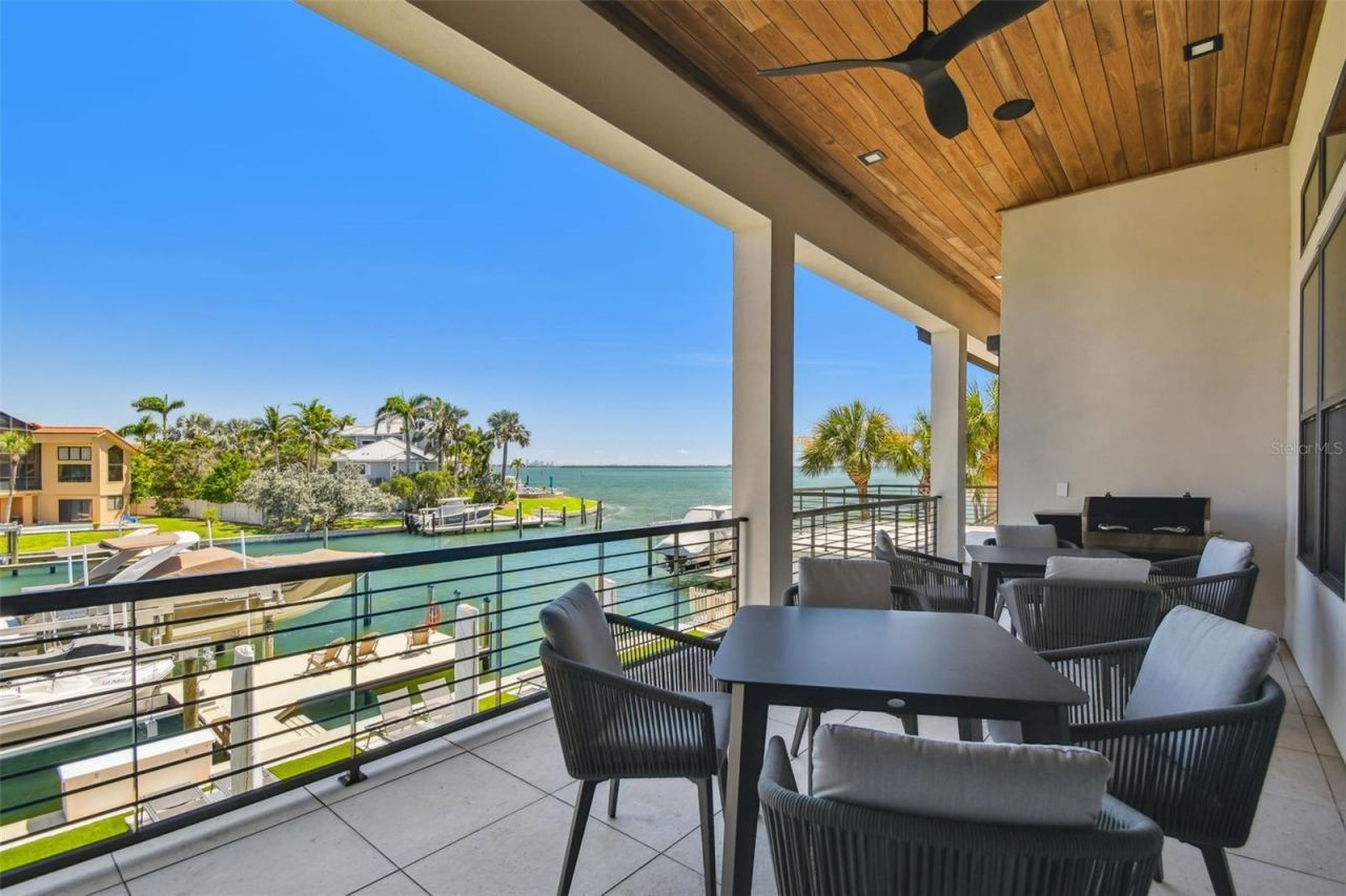 105 9th Street E, Tierra Verde, FL 33715 Photo