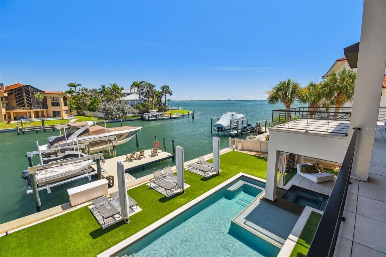 105 9th Street E, Tierra Verde, FL 33715 Photo