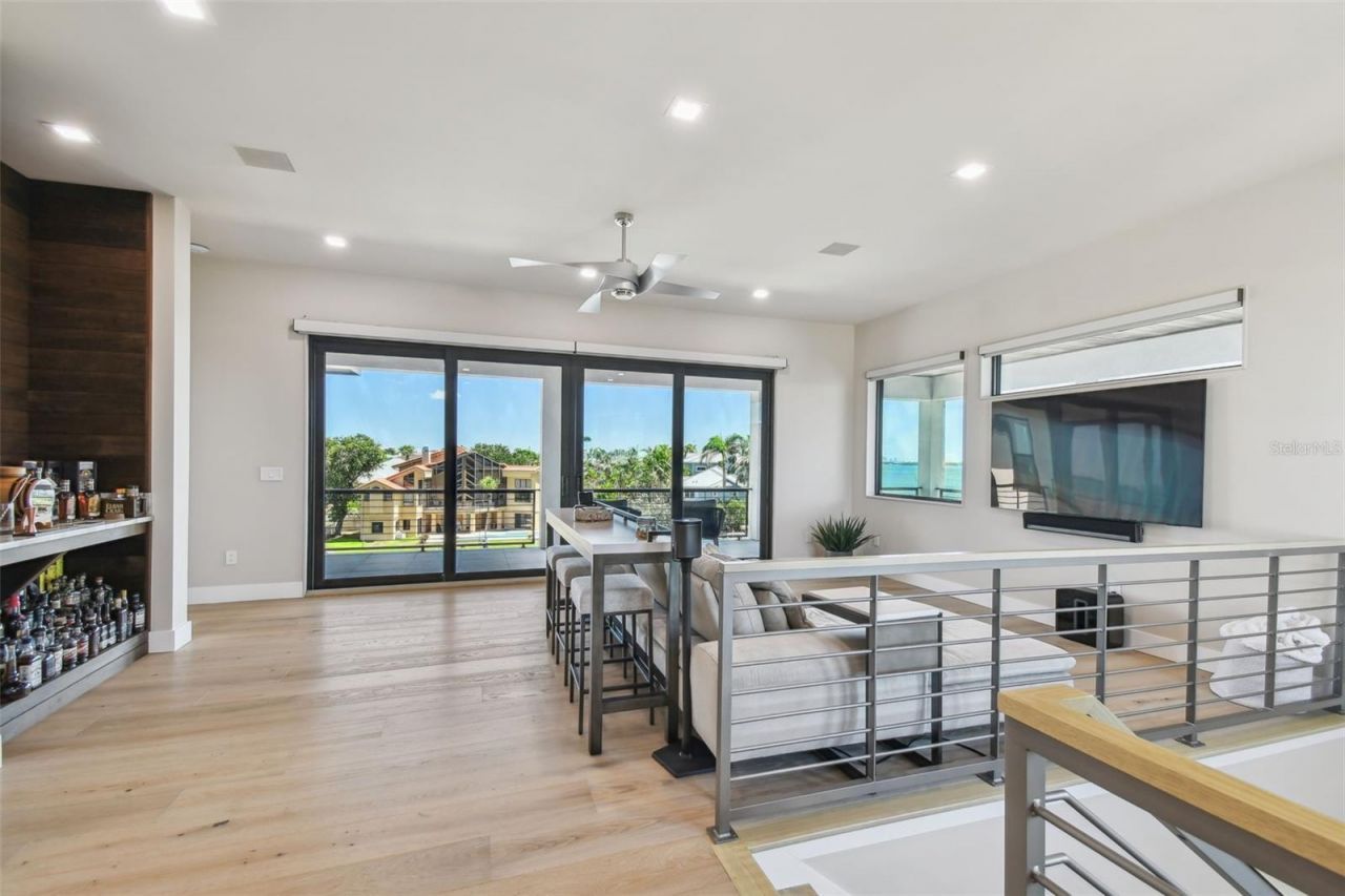 105 9th Street E, Tierra Verde, FL 33715 Photo