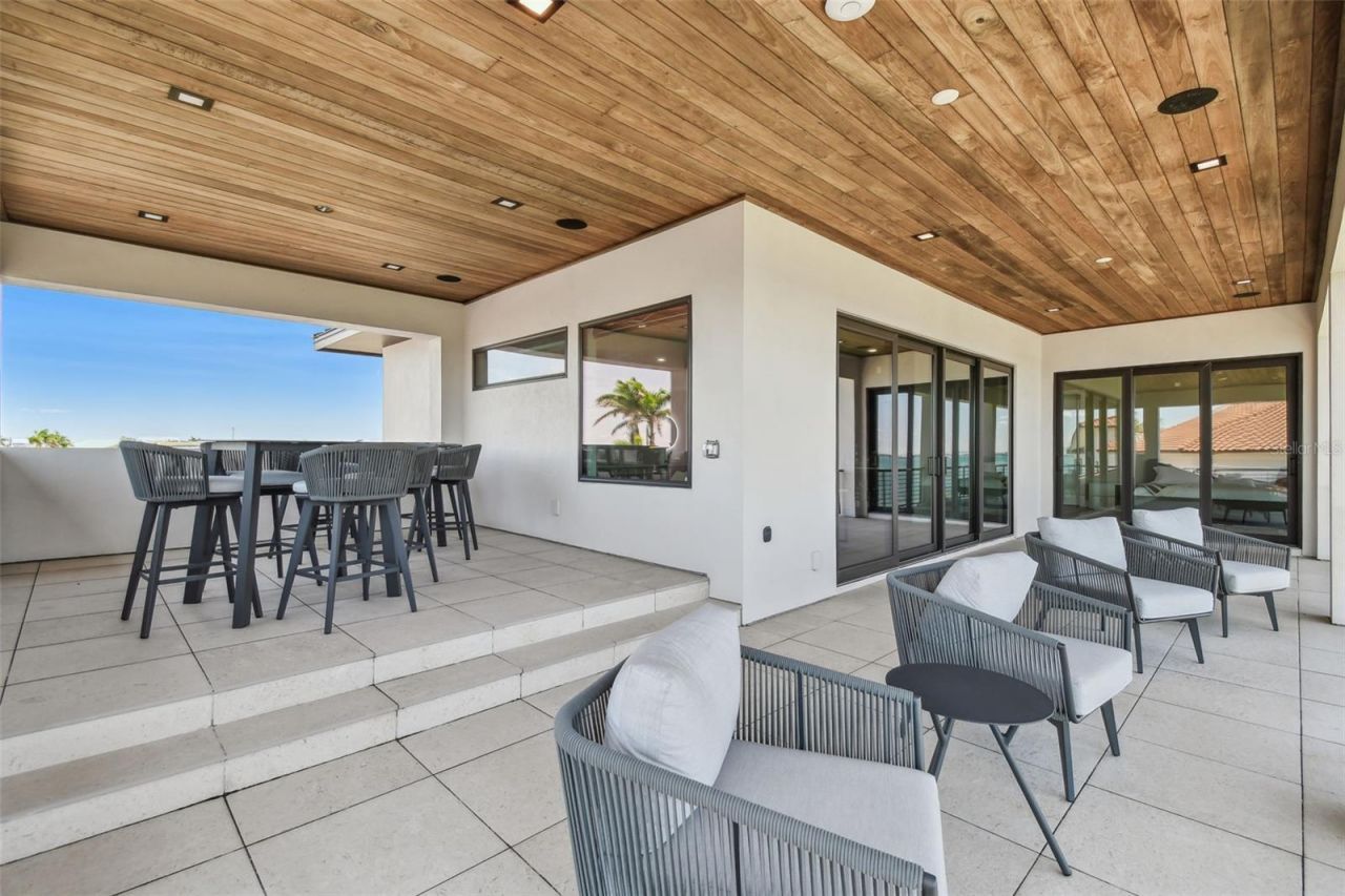 105 9th Street E, Tierra Verde, FL 33715 Photo