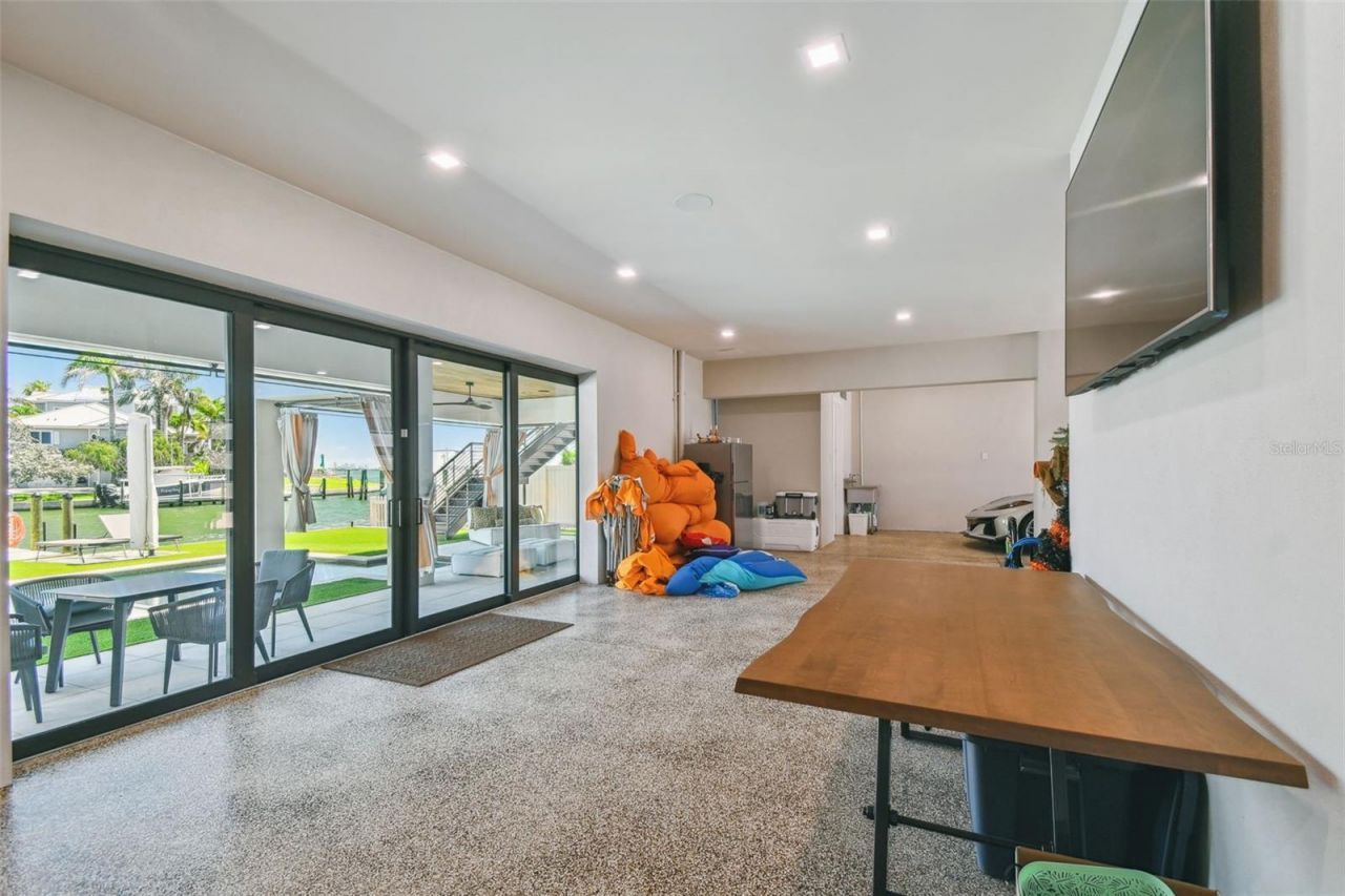 105 9th Street E, Tierra Verde, FL 33715 Photo