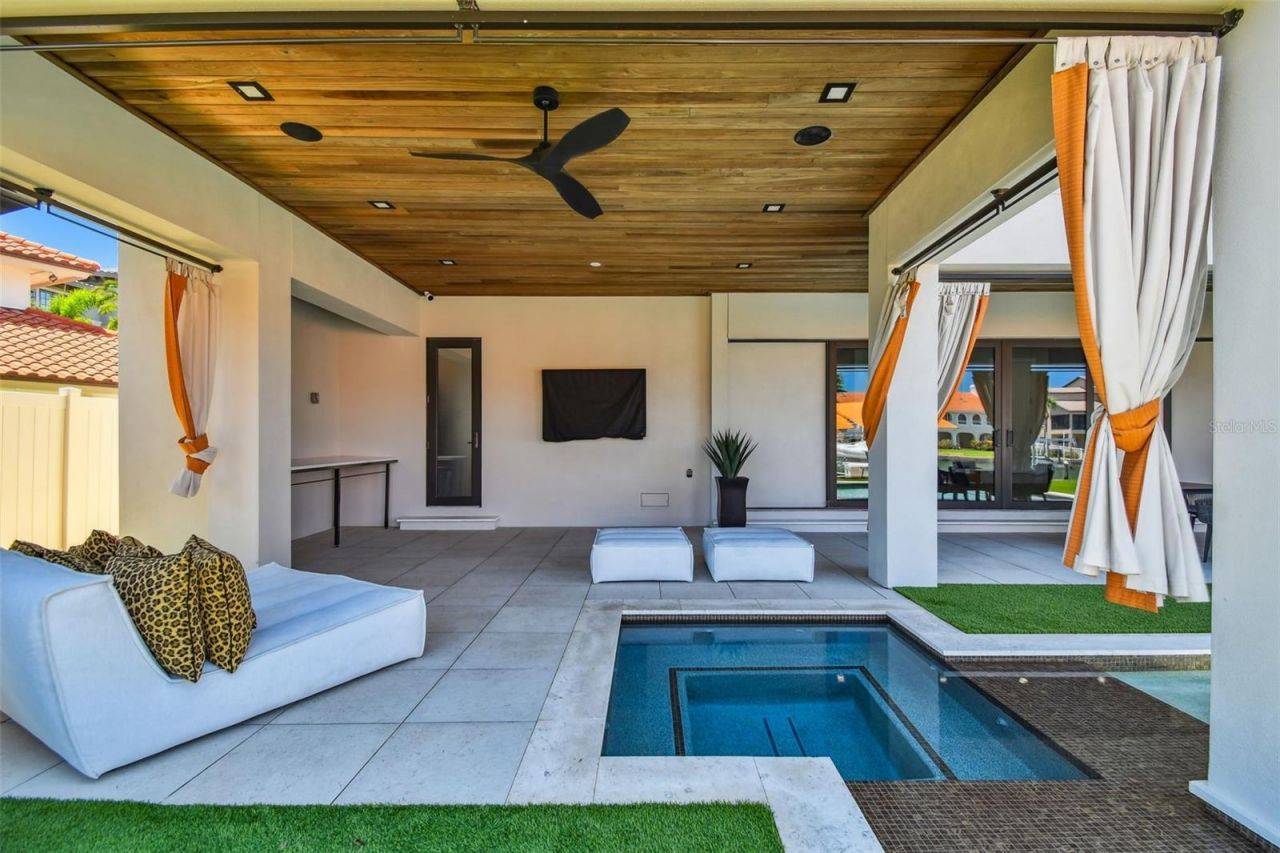 105 9th Street E, Tierra Verde, FL 33715 Photo