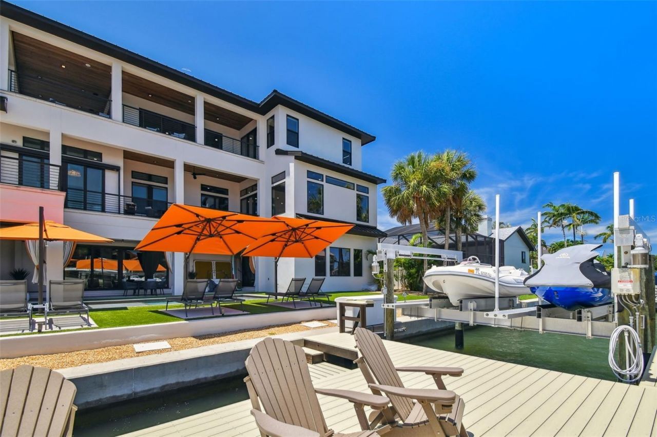 105 9th Street E, Tierra Verde, FL 33715 Photo