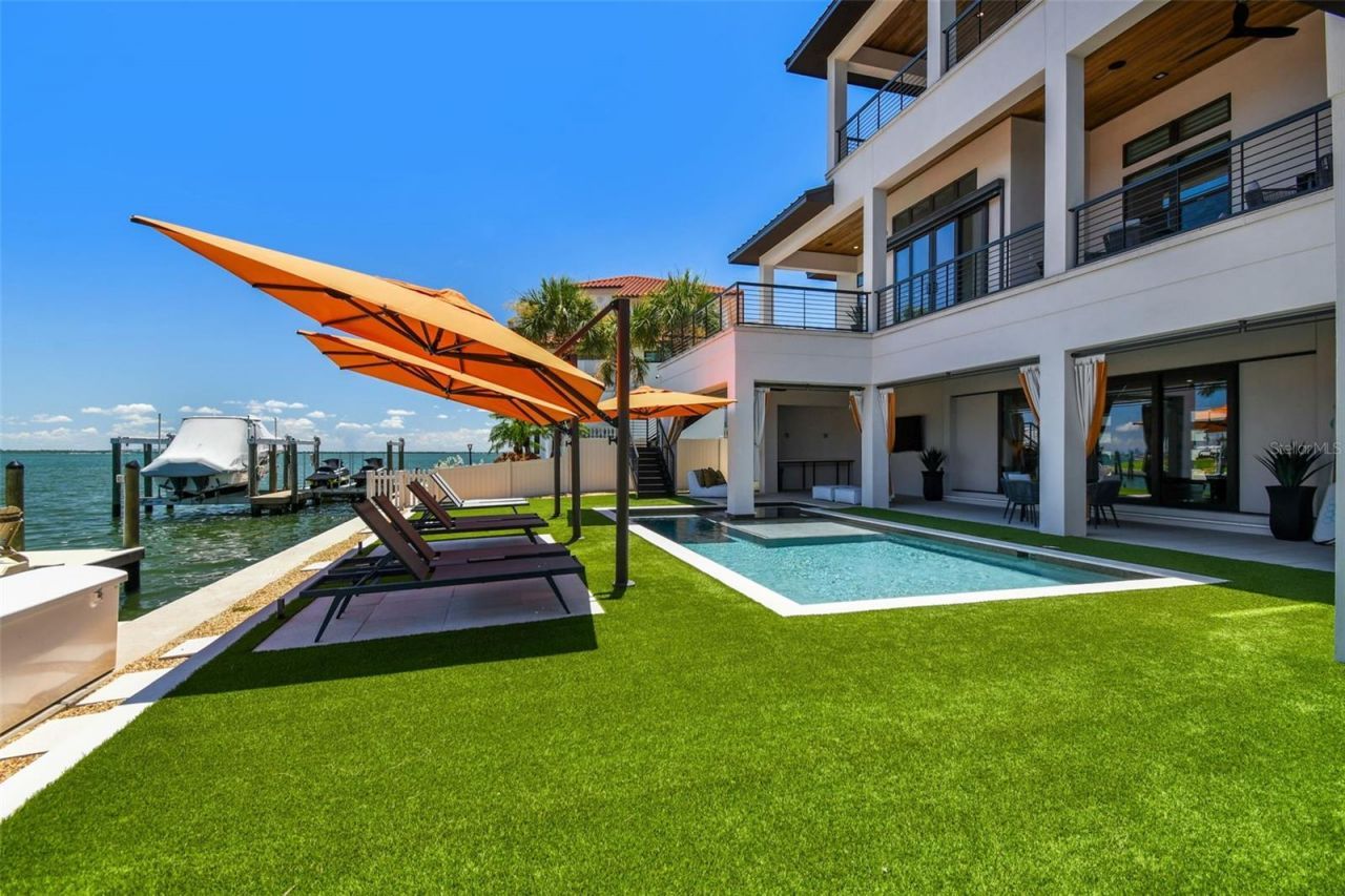 105 9th Street E, Tierra Verde, FL 33715 Photo