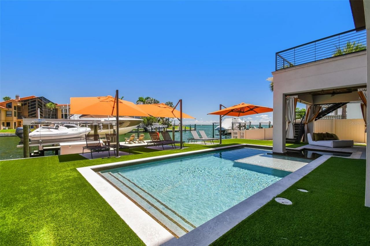 105 9th Street E, Tierra Verde, FL 33715 Photo